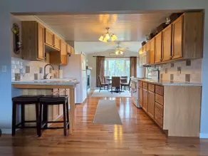 Lake side retreat - Image 2