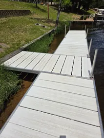 Lake side retreat - Image 4