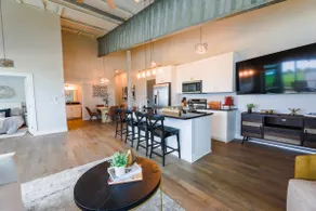 #3 Airplane/Hangar Apartment 2 bedrooms 2 baths - Image 5