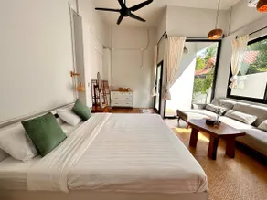Bright Modern Loft, Near Zen Beach & King Size Bed - Image 2