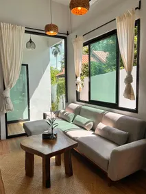 Bright Modern Loft, Near Zen Beach & King Size Bed - Image 4