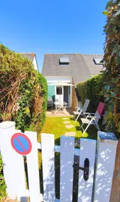 Seaside summer retreat · Near beach & surf spots - Image 4
