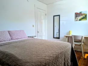2 BR in Yale campus, very safe area, free parking - Image 5