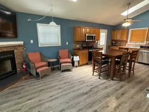 Charming, family friendly, lake front retreat! - Image 4