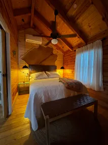 The Dragonfly Lakefront Cabin on Lake Cherokee - Image 2