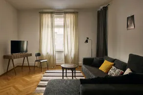 Stylish city oasis in an old building | 130 sqm - Image 2