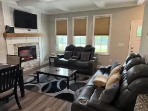 Modern, spacious & elegant home waiting for you! - Image 5