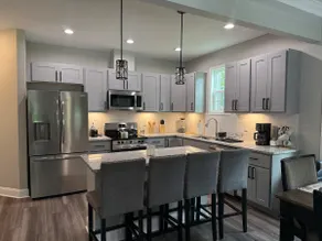 Modern, spacious & elegant home waiting for you! - Image 3