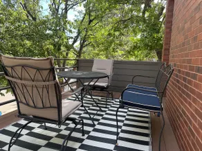 Walk Anywhere From Modern, Downtown Townhome - Image 4