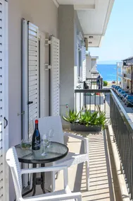 Rania's Seaside Nest- Steps from the Beach - Image 5