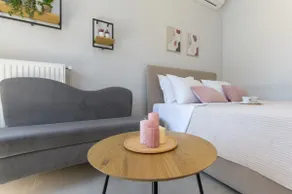 Rania's Seaside Nest- Steps from the Beach - Image 3