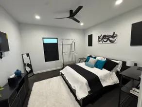 Cozy and quiet private room in a beautiful home - Image 4
