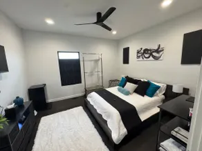 Cozy and quiet private room in a beautiful home - Image 2