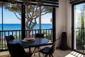Stunning beach front duplex - Image 2