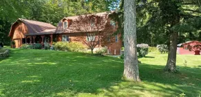 Luxury Log Cabin Retreat | Foliage, Hunting - Image 3
