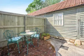 The Cowshed + Bookable Sauna & Cold Plunge - Image 4