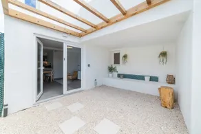 Modern 1BR Apartment | Patio | by Carcavelos Beach - Image 2