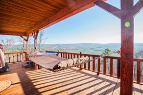 Lovers Lair Cabin – Romantic Luxury Retreat with - Image 4