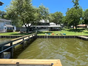 Peaceful Lake Setting, 4 bed-3 bath/kayaks & more - Image 3