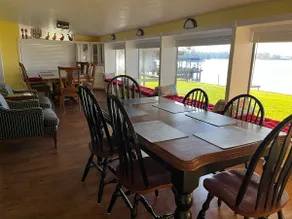 Peaceful Lake Setting, 4 bed-3 bath/kayaks & more - Image 2