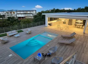 Villa Manini — Pool & View of Rade de Papeete - Image 4