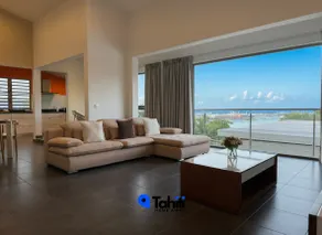 Villa Manini — Pool & View of Rade de Papeete - Image 3