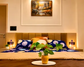 Aura Suites - Golf Course Road | OTT & Fast WiFi - Image 2