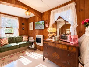 The Sweetheart Cabin @ Retro Motor Court - Image 3