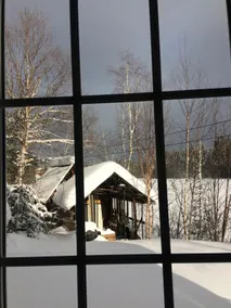 All-inclusive, 4-season chalet with 2 enclosed bedrooms - Image 3