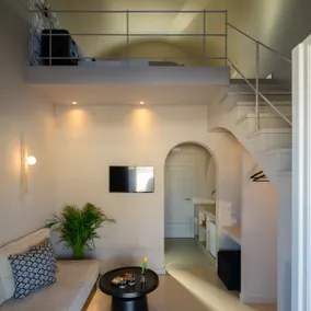 Superior Arch Suite - Image 3