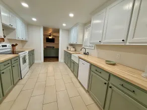 The Curio Cottage - Image 4