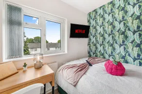 Nottingham City Hospital, Contractor & Family Accommodation, Sleeps 9, Free Parking on street - Image 3