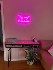The Pink Place Minutes from stadiums & Highway - Image 4