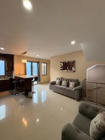Spacious private house with garage and close to downtown. - Image 2