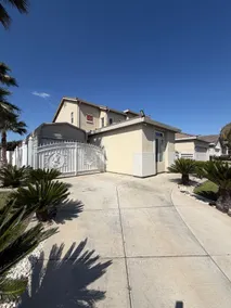 Massive Luxury Home Perfect for Groups & Families - Image 4