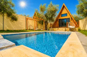 Bungalow (5) with 1 Bedroom and Private Pool - Image 2