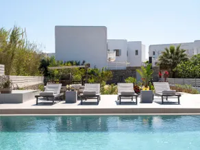 Moonshine Villa - A stone's throw from the beach - Image 3