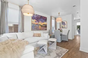 Curt’s Cottage | Coastal Oak Park Stay - Image 2