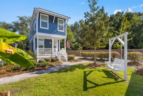 Curt’s Cottage | Coastal Oak Park Stay - Image 4