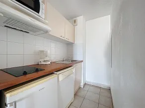 Air-conditioned apartment for 6 people – residential complex with pool - Image 3