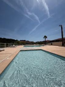 Air-conditioned apartment for 6 people – residential complex with pool - Image 5