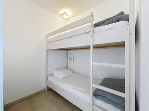 Air-conditioned apartment for 6 people – residential complex with pool - Image 4