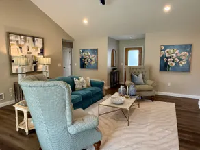 Spacious Designer Home w/ Fenced Yard Near Mizzou! - Image 3