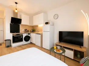 Elegance & Comfort Studio Private Parking - Image 4