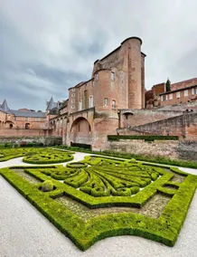 Two-bedroom apartment in the heart of the historic center - Image 3