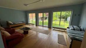 Spacious 9-bed house - Image 3