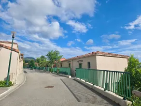Terrace & Sun on the outskirts of Nice - Image 3