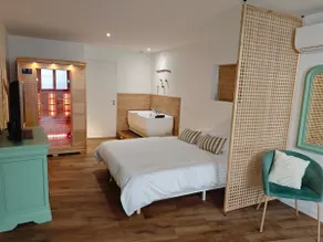 Nordic Chic Loft - Sauna - Balnéo - Clim - HD TV - Image 2