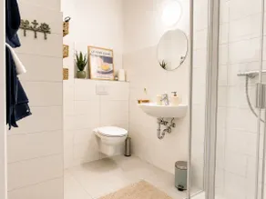 Family-friendly Central Old-Town Apartment - Image 5