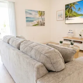 Golf Course Living at Its Best 3BR Luxury Stay - Image 3